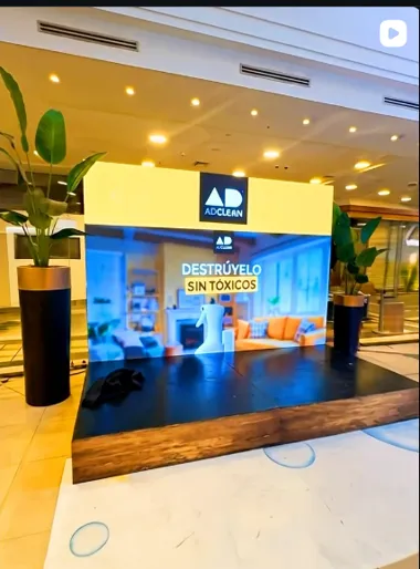 Stand de AdClean en centro comercial